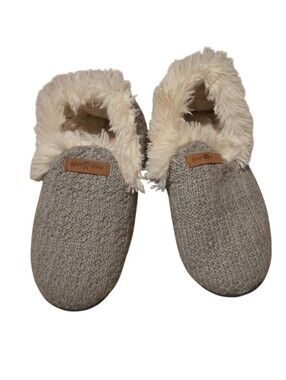 Women’s Size 7-8 GaaHuu Memory Foam Slippers